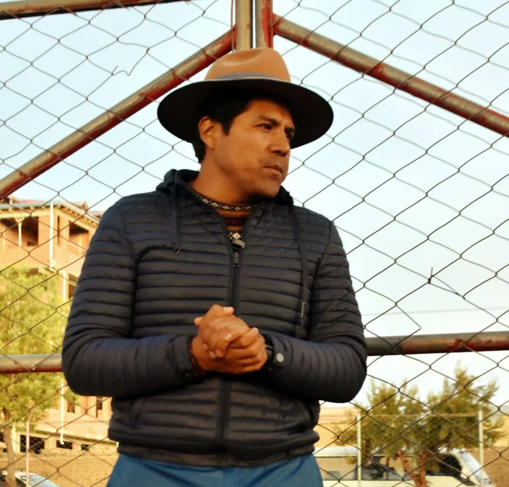 Cultura, deporte y tradición: Toño Riveros y Freddy Mamani fortalecen lazos con la organización ancestral Kapu en El Alto