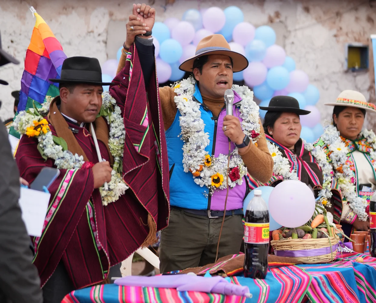 Iván Calle, candidato a alcalde de Jesús de Machaca, es respaldado por Antonio Riveros de Innovación Humana